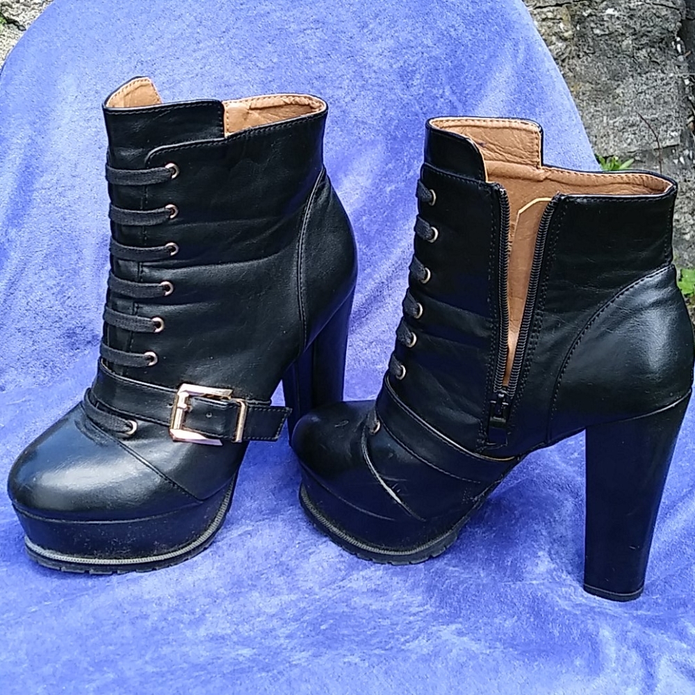 Black chunky heel platform booties